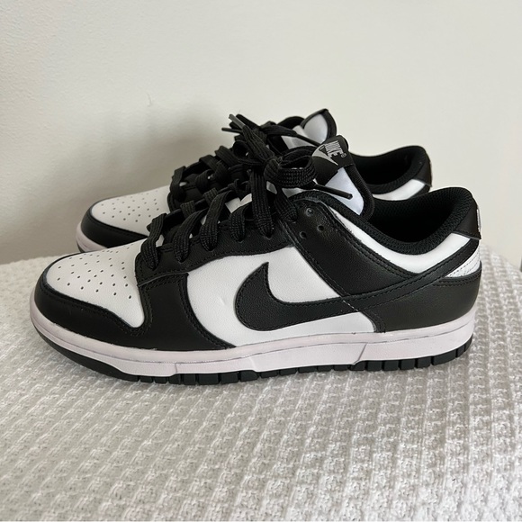 Nike Dunk Low, black and white, Panda, women’s size 7 - Picture 5 of 9